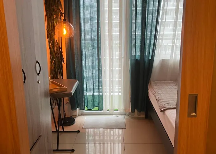 Moa, Shell Residences By Hush