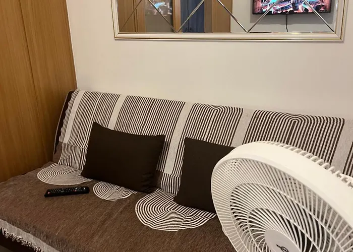 Moa, Shell Residences By Hush Manila