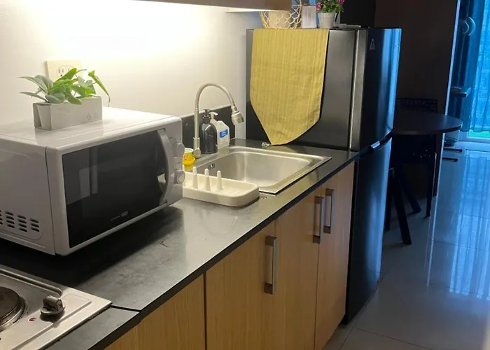 Moa, Shell Residences By Hush Manila