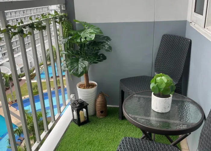 Moa, Shell Residences By Hush