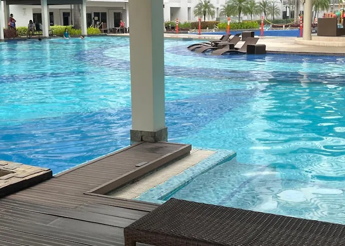 Moa, Shell Residences By Hush